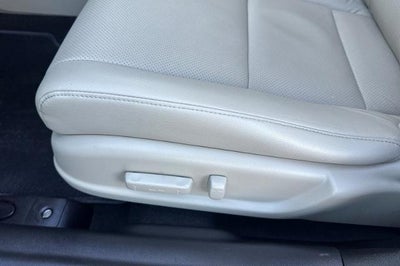 2017 Acura ILX w/Premium Pkg