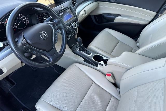 2017 Acura ILX w/Premium Pkg