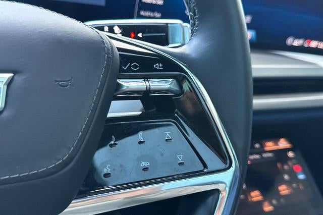 2026 Cadillac VISTIQ Premium Luxury