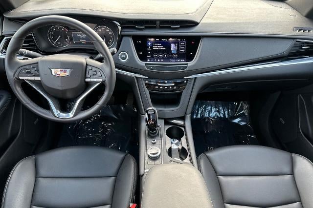 2025 Cadillac XT6 Luxury