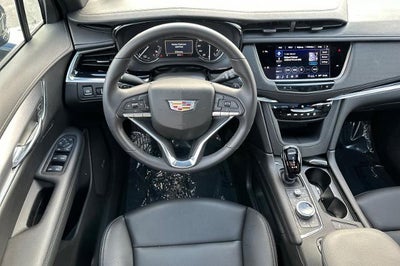 2025 Cadillac XT6 Luxury
