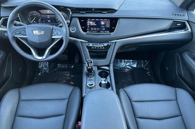 2025 Cadillac XT6 Luxury