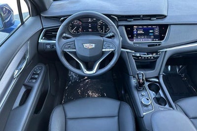 2025 Cadillac XT6 Luxury