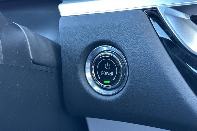 2025 Cadillac LYRIQ Luxury 1