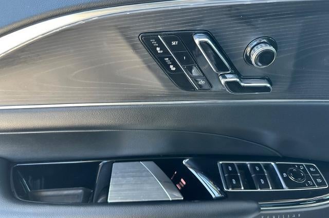 2024 Cadillac LYRIQ Luxury 1