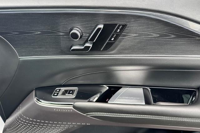2024 Cadillac LYRIQ Luxury 1