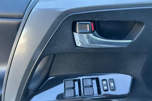 2018 Toyota RAV4 SE