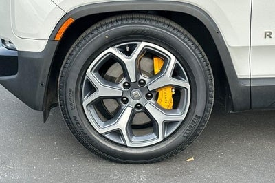 2023 RIVIAN R1T Adventure