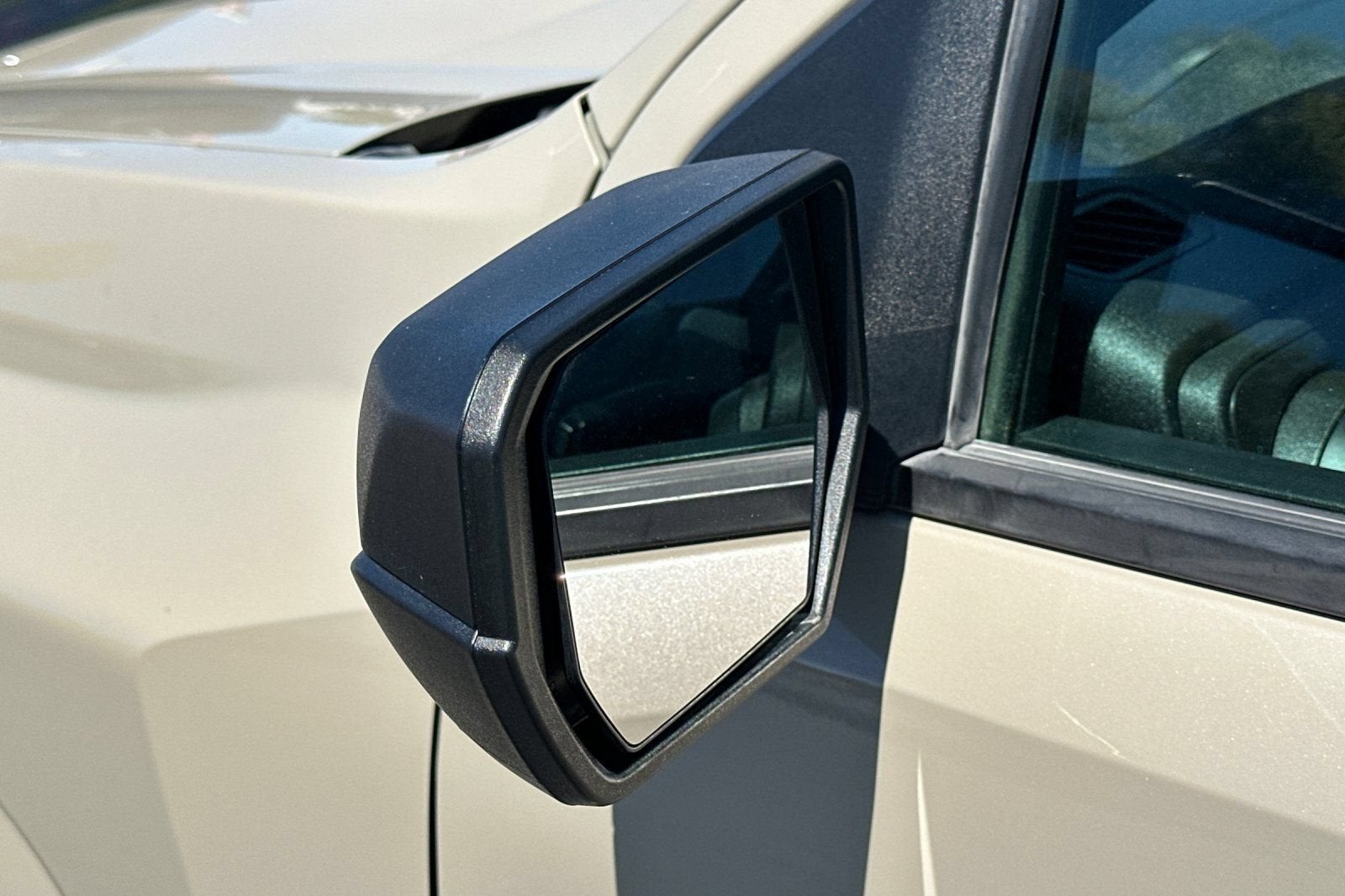 2023 Chevrolet Colorado WT