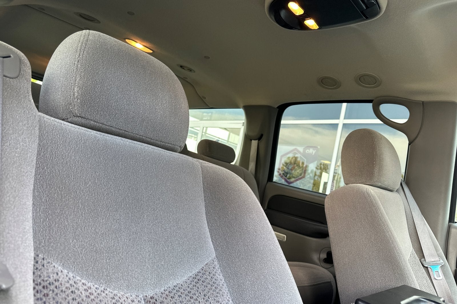 2003 Chevrolet Suburban LS
