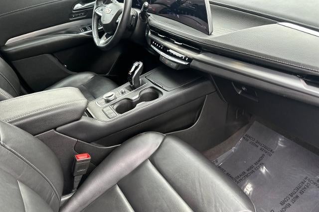 2024 Cadillac XT4 Premium Luxury