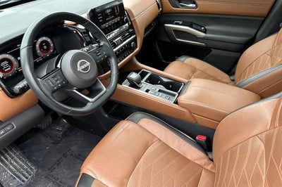 2023 Nissan Pathfinder Platinum FWD