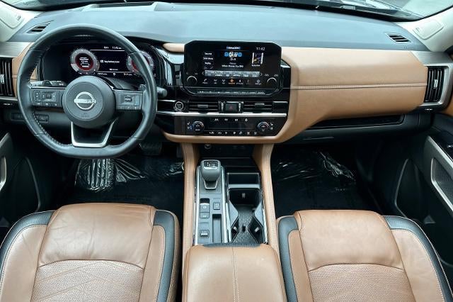 2023 Nissan Pathfinder Platinum FWD