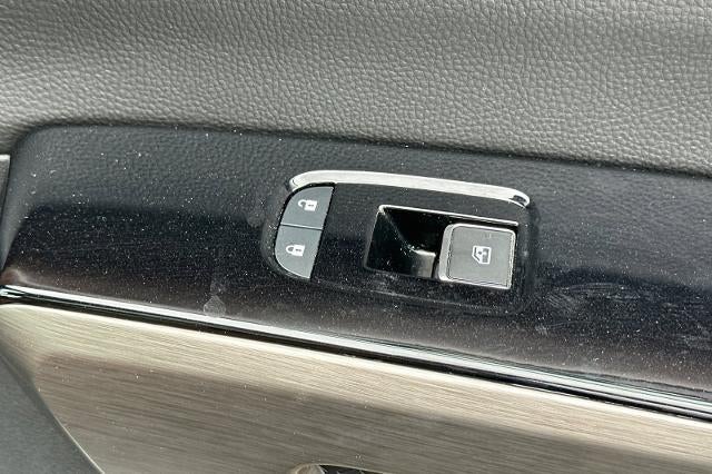 2023 Nissan Pathfinder Platinum FWD