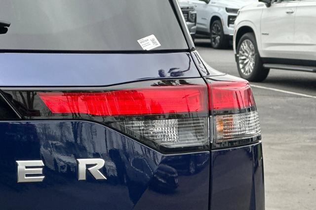 2023 Nissan Pathfinder Platinum FWD