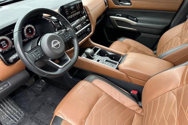 2023 Nissan Pathfinder Platinum FWD