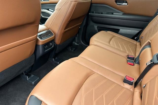 2023 Nissan Pathfinder Platinum FWD