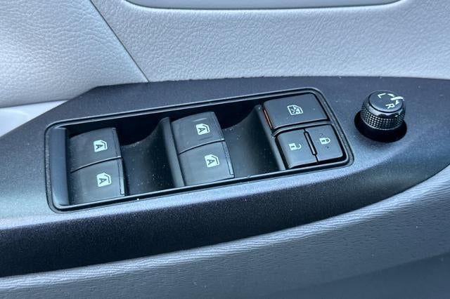 2015 Toyota Sienna LE AAS