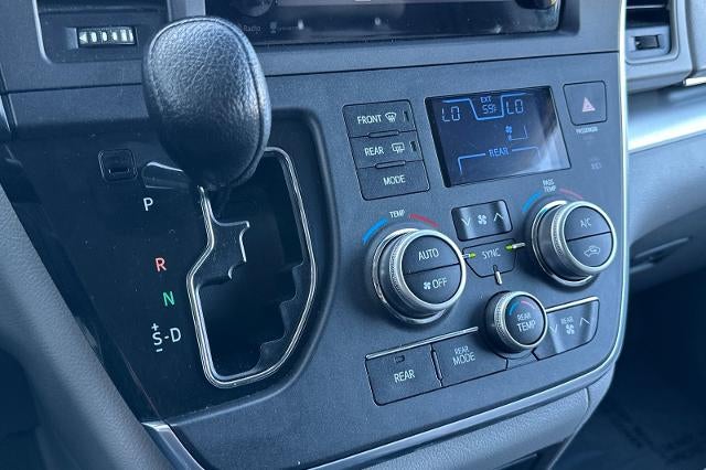 2015 Toyota Sienna LE AAS