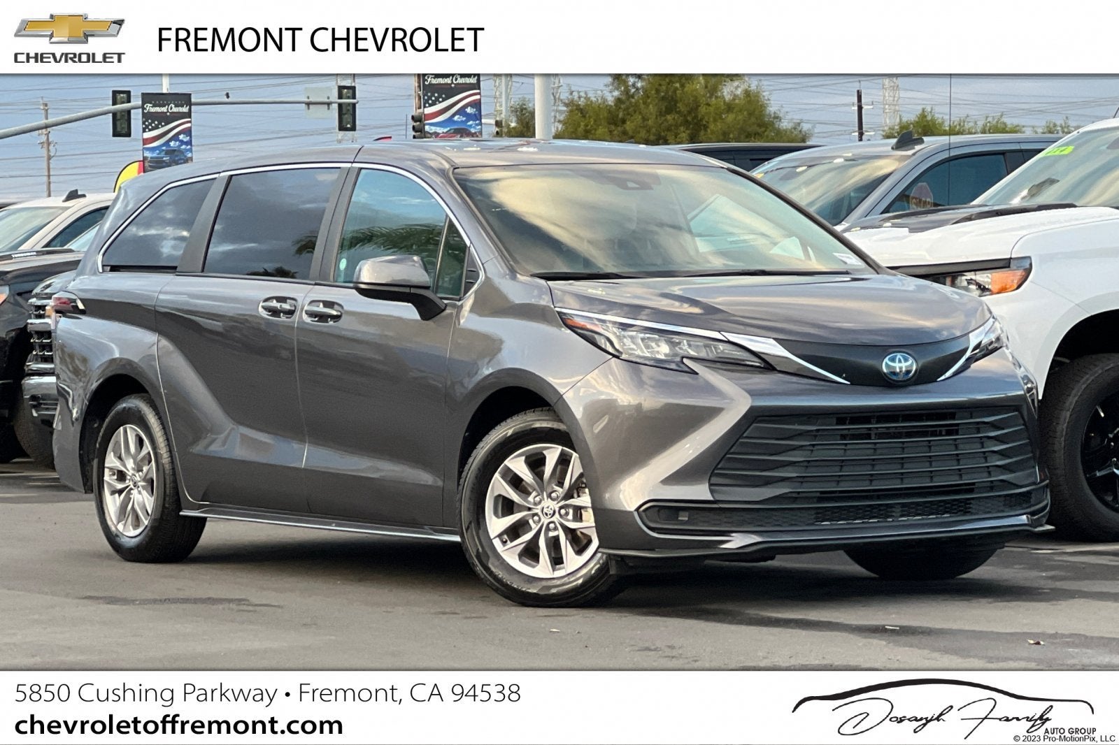 2025 Toyota Sienna LE