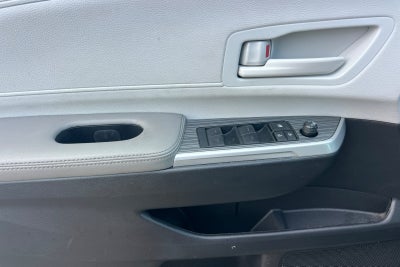2025 Toyota Sienna LE