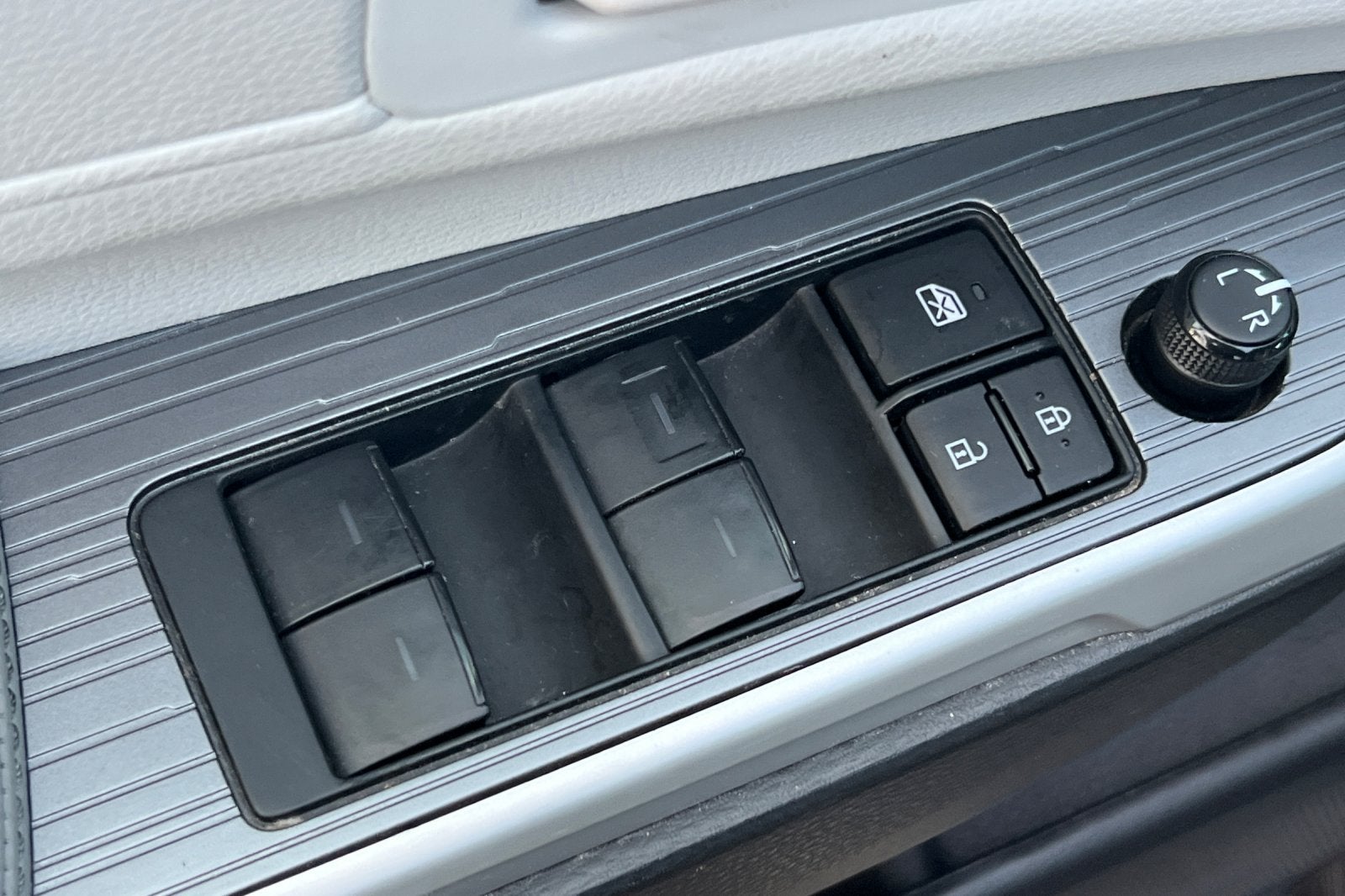 2025 Toyota Sienna LE