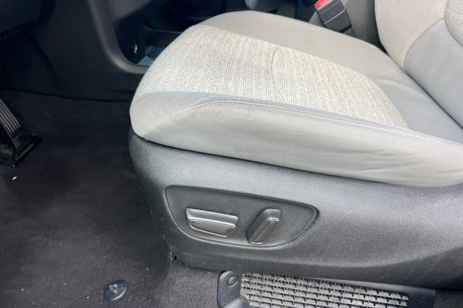 2025 Toyota Sienna LE