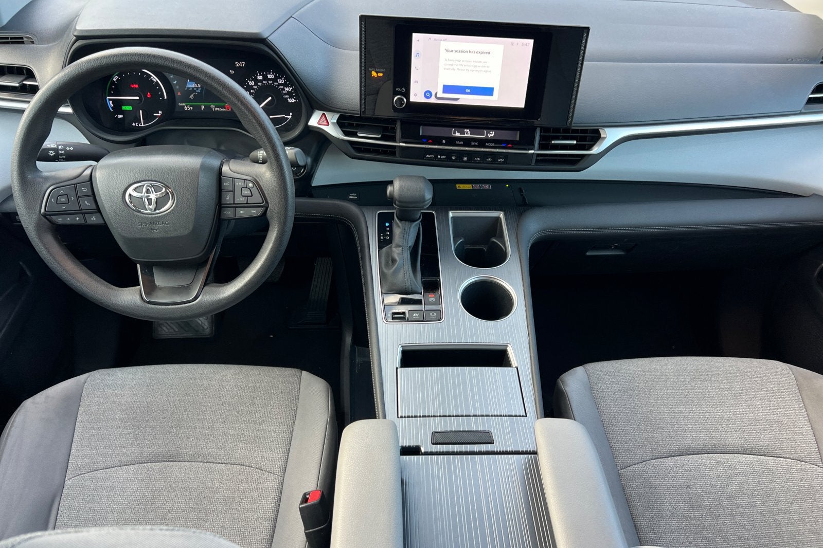2025 Toyota Sienna LE