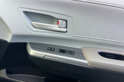 2025 Toyota Sienna LE