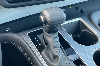 2025 Toyota Sienna LE