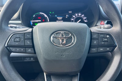 2025 Toyota Sienna LE