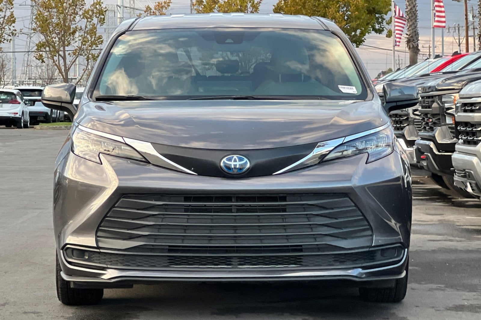 2025 Toyota Sienna LE