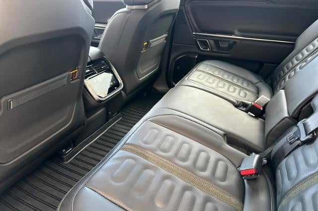 2023 RIVIAN R1S Adventure