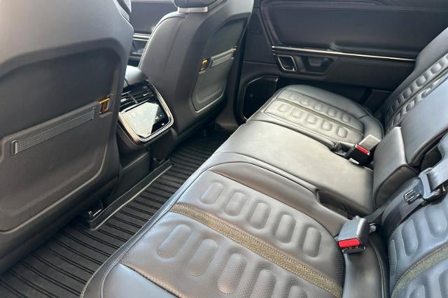 2023 RIVIAN R1S Adventure