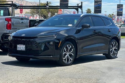 2025 Toyota Crown Signia XLE