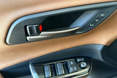 2025 Toyota Crown Signia XLE