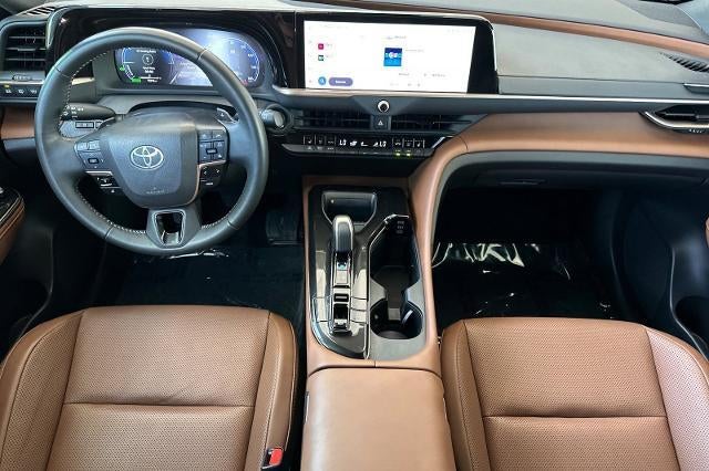 2025 Toyota Crown Signia XLE