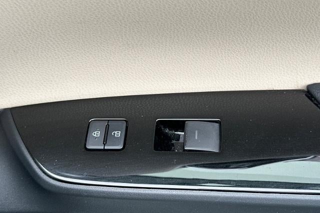 2020 Toyota Prius LE AWD-e