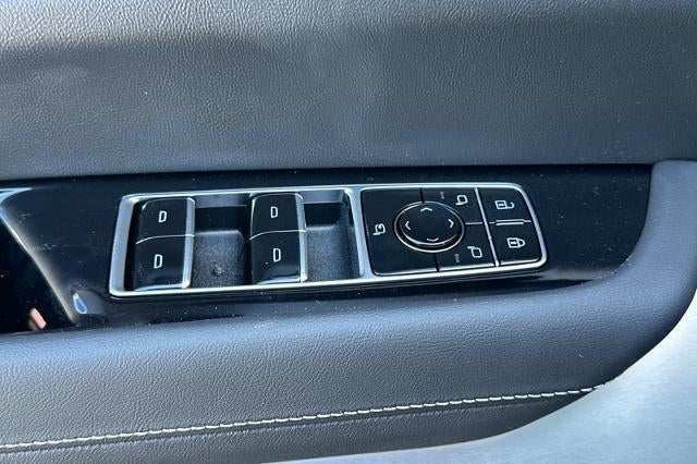 2027 Cadillac VISTIQ Luxury - Photo 10