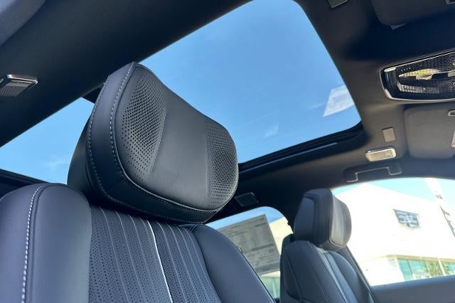 2027 Cadillac VISTIQ Luxury - Photo 18