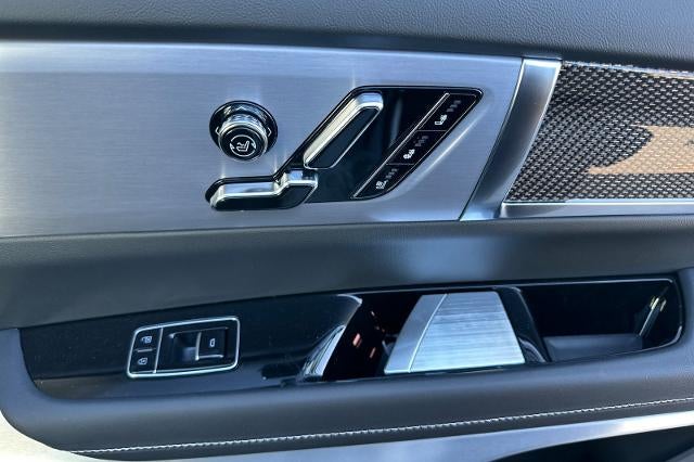 2027 Cadillac VISTIQ Luxury - Photo 19