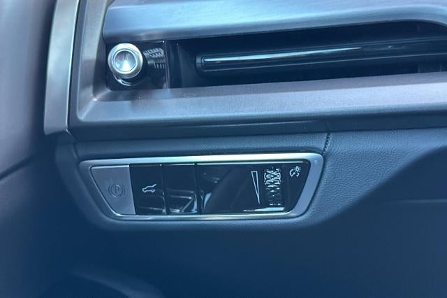 2027 Cadillac VISTIQ Luxury