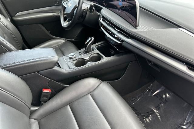 2025 Cadillac XT4 Premium Luxury