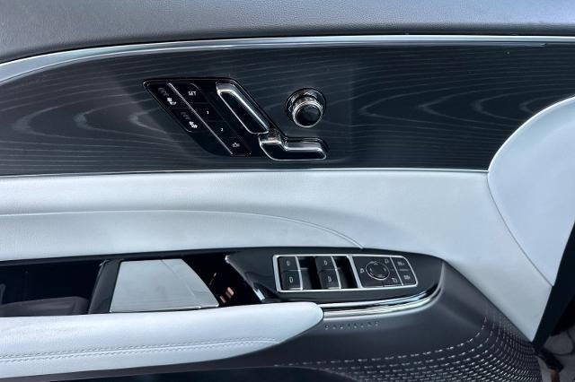 2025 Cadillac LYRIQ Luxury 1