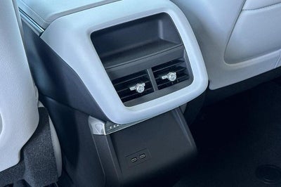 2025 Cadillac LYRIQ Luxury 1