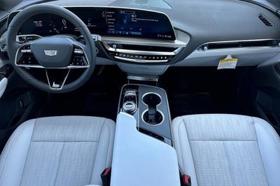 2025 Cadillac LYRIQ Luxury 1