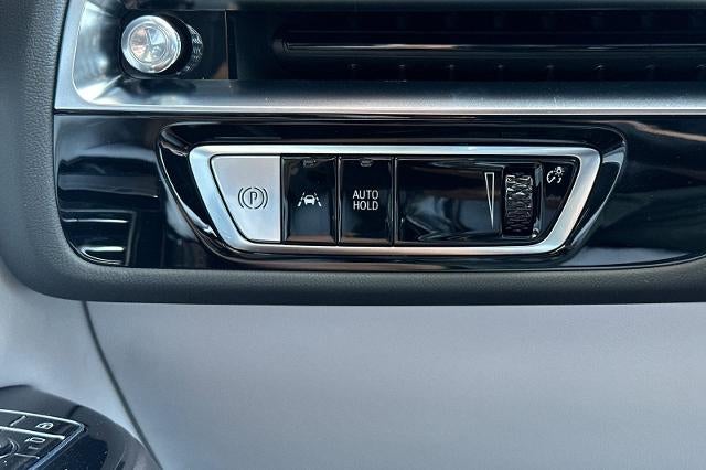 2025 Cadillac LYRIQ Luxury 1