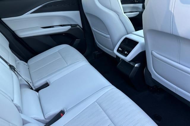2024 Cadillac LYRIQ Luxury 1