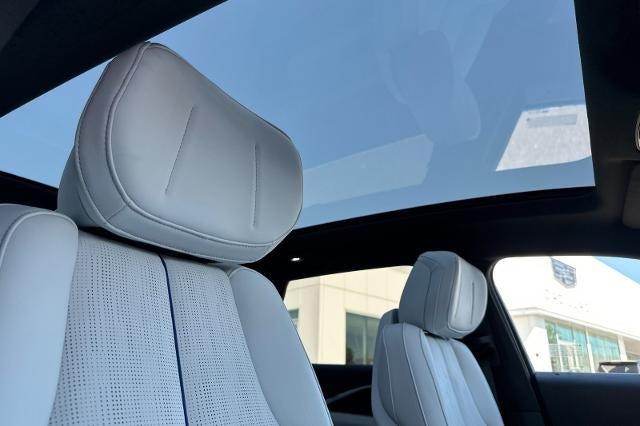 2024 Cadillac LYRIQ Luxury 1