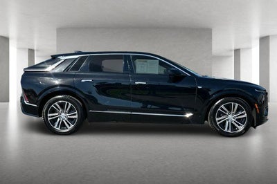 2024 Cadillac LYRIQ Luxury 1